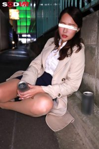 【VR】【8K】春の飲み会シーズン到来！深夜の繁華街で泥●ヤリマンOL発見！！介抱するふりして連れ込みレ×プ！！！ ｜13dsvr01970