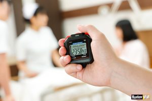 【VR】 そなたに時間を止める能力を授けよう！謎のストップウォッチで時間を止めて、ナースも女医もかわいい入院患者も好き放題のヤリ放題！！時間停止VR 病院編 ｜hunvr00103