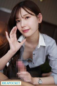 いつもボクを軽蔑してくる女上司と出張先でまさかの相部屋に…酔って痴女化した彼女のささやき騎乗位で朝までみっちり17発も搾り取られた童貞のボク 明里つむぎ ｜ipzz00408