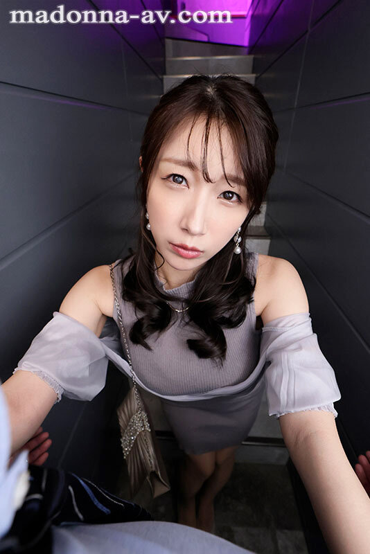 【VR】初VR三比菜々美 「終電、なくなっちゃったみたいですね…。」 結婚式の二次会終わり 新婦の友人・菜々美さんと まさかのワンナイトラブSEX 超高画質8K ｜juvr00294