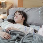 日曜の朝、寝起きの奈々が可愛くて起き抜けに一発、二発、三発と… 朝勃ちビンビンな僕のチ○ポでイキまくる奈々 興奮冷めずに夕暮れまでヤリまくっただけの1日。 八木奈々 ｜mida00220