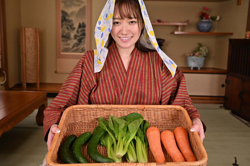 【VR】隣村のオサセな娘っ子が今日も野菜を売りに来たのでオチ○ボ＆オマ○ゴ！性の喜び貪りまくりの超昭和肉感特化性交 若宮穂乃 ｜nkkvr00012