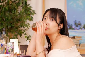 【VR】泥●痴女化したサークル仲間にマカロンボイスで誘惑され、酒で火照ったとろとろま●こに何度もザーメンを注ぎこんだ夜 桜ゆの【8K】 ｜pxvr00418