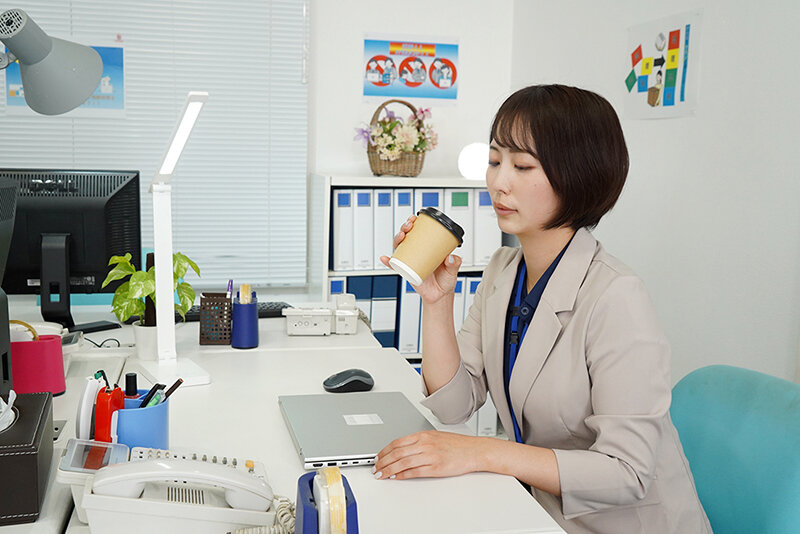 【VR】生意気美人部下を媚薬漬けにし、感度倍増ま●こに徹底的にわからせ中出し。穴放題のアへ顔性奴●にしてやりました 那賀崎ゆきね【8K】 ｜pxvr00427