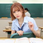 【VR】【8K VR】授業中に体調が悪くなった僕。隣の席のギャルのあかりちゃんに連れられて保健室で休んだら、お口マ○コと生マ○コの抜きテクニックで精巣から無理やり精子を引き上げられ、アヘ顔中出しとアヘ顔顔射を決め込んだ。 皆瀬あかり ｜urvrsp00398