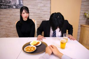 【VR】【8K】性交代行～最初はED夫の頼みで渋々だったのに……絶倫チ●ポに没頭してしまい、旦那の目も忘れてイキ乱れる～小野坂ゆいか ｜urvrsp00585
