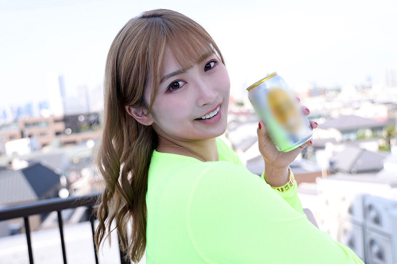 【VR】バイト先の先輩にあたる年下の関西弁巨乳ギャルが仕事の仕方から初セックスまで教えてくれた 美園和花 ｜vrkm00771