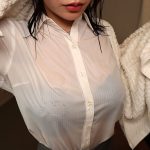 【VR】営業中、突然の豪雨で逃げ込んだホテルの相部屋 濡れ髪上司の唇を…もう断れない。仕事を忘れ、濡れたままのカラダで重なる舐め合い情事 課長Nさん ｜vrkm01166